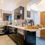 3 Bed In Oc-w1018