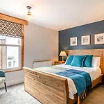 3 Bed In Oc-w1018 וויטבי
