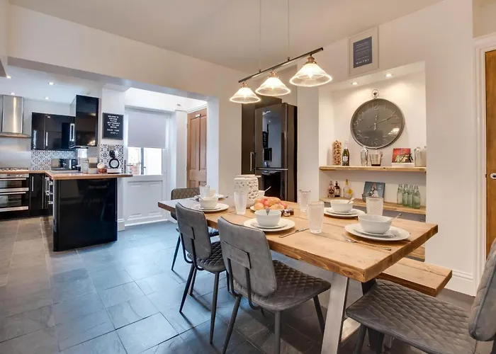 بيت للعطل 3 Bed In Oc-w1018 *