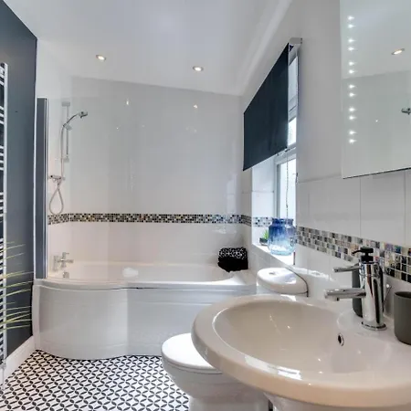 3 Bed In Oc-w1018 * Whitby